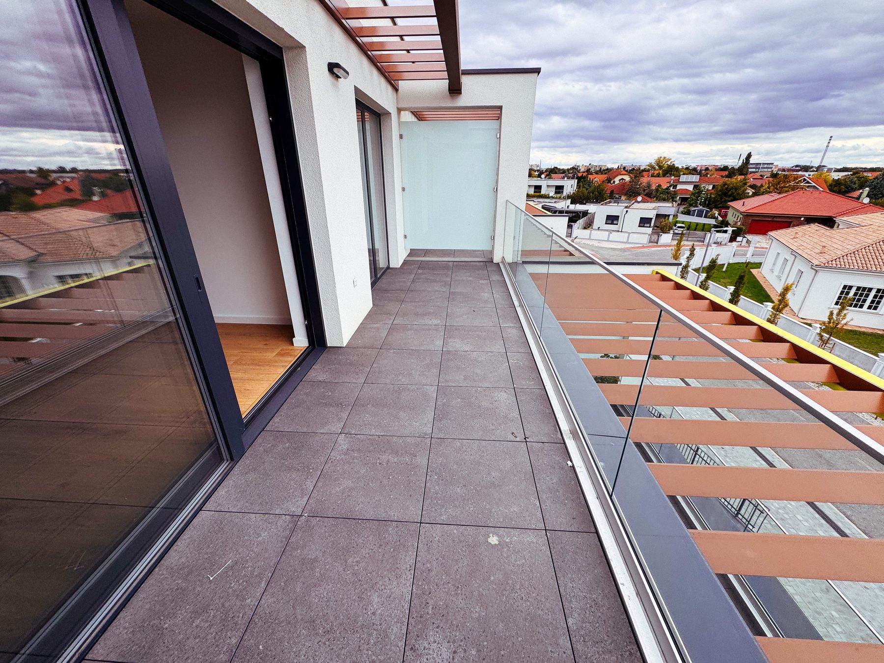 GLEAM Apartments – terasa apartmánu B